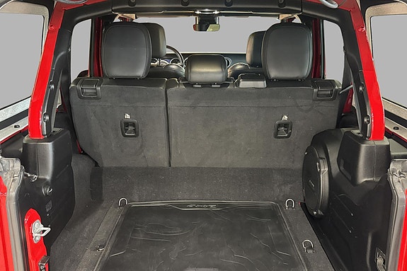 Jeep Wrangler 18 of 27
