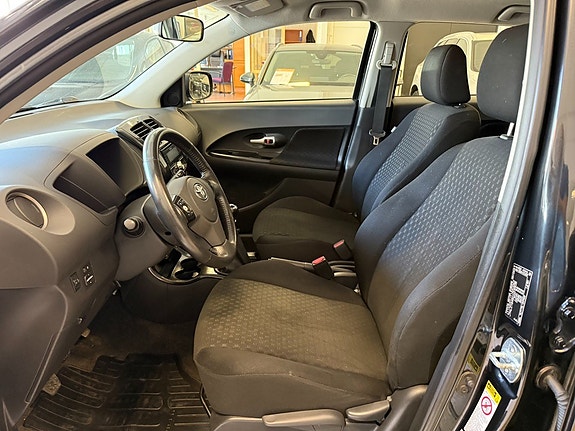 Toyota Urban Cruiser 6 of 11
