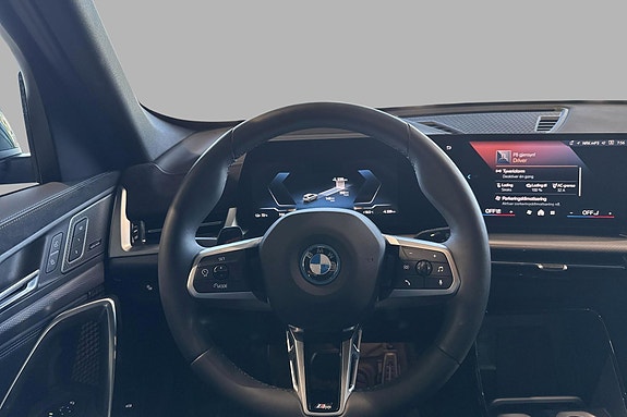 BMW iX1 11 of 24
