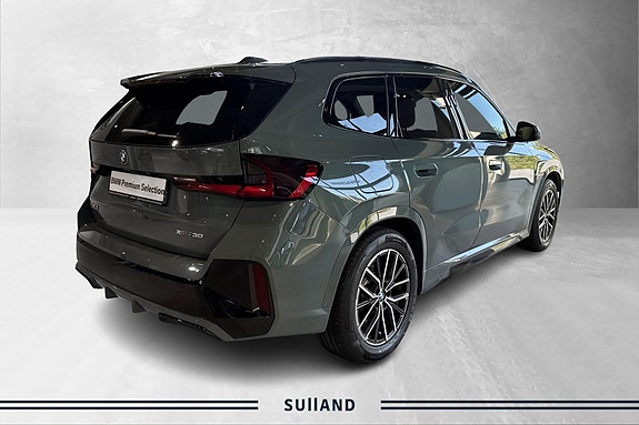BMW iX1 5 of 24