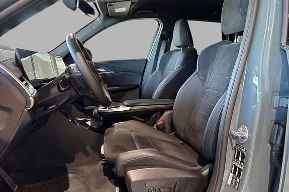 BMW iX1 10 of 24