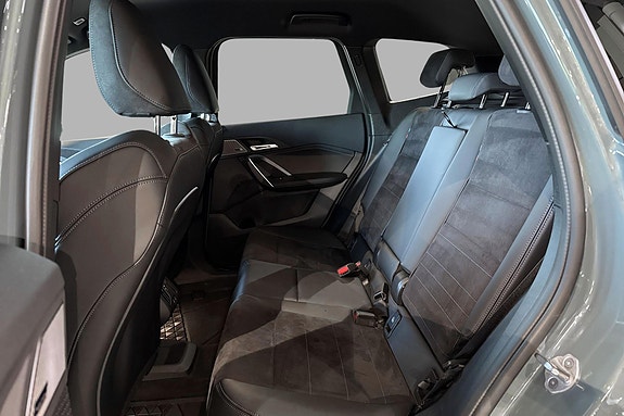 BMW iX1 16 of 24
