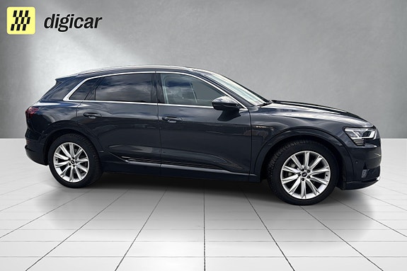 Audi e-tron 2 of 5