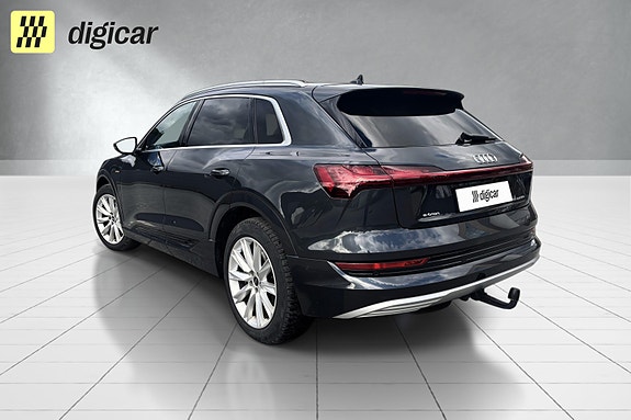 Audi e-tron 5 of 5