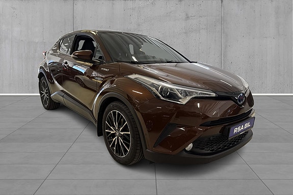 Toyota C-HR 3 of 5