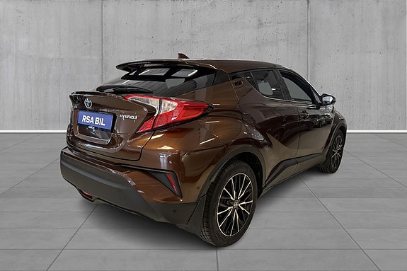 Toyota C-HR 5 of 5