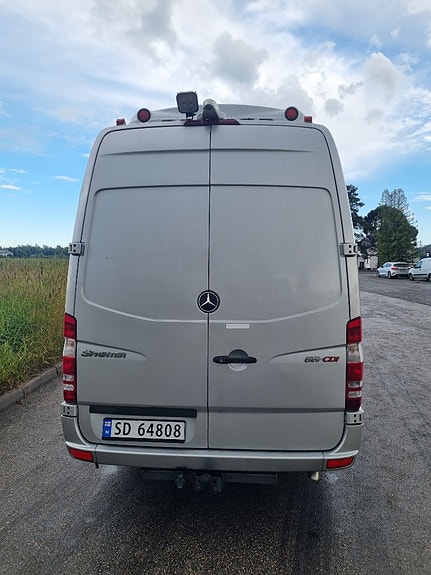 Mercedes-Benz Andre 4 of 5