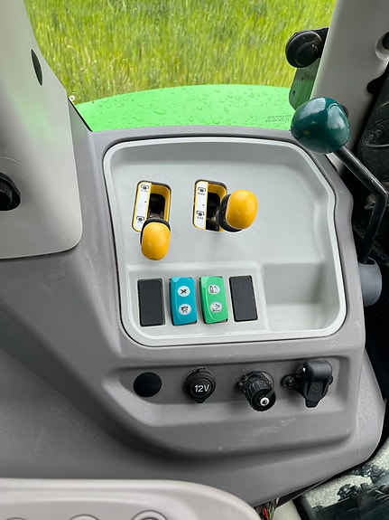 Deutz Fahr 6175 TTV 13 of 15
