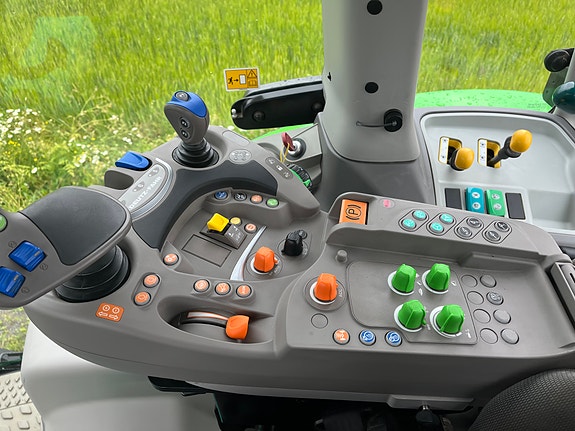Deutz Fahr 6175 TTV 12 of 15