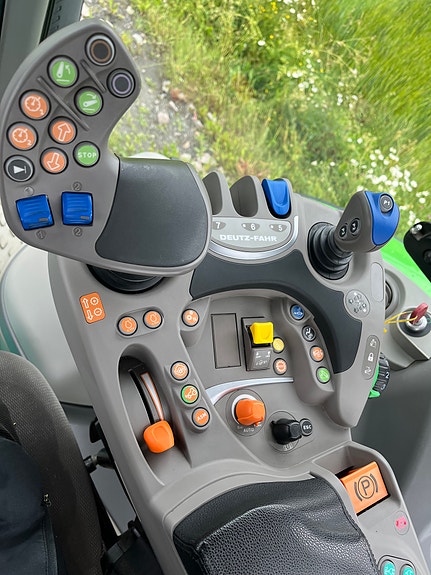 Deutz Fahr 6175 TTV 11 of 15