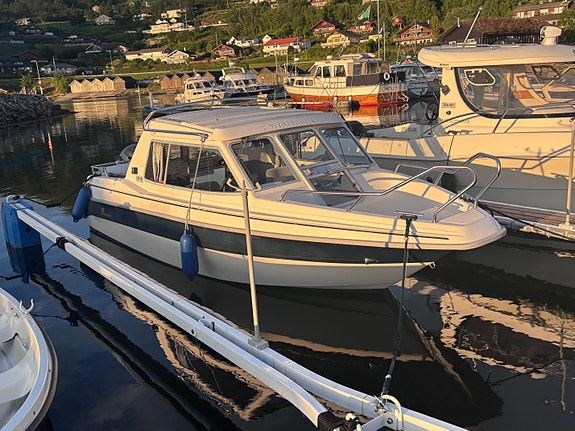 Yamarin med Yamaha 100F selges 4 of 5