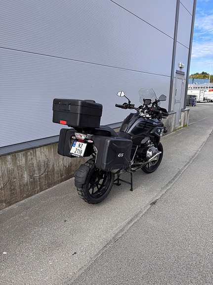 BMW R 1250 GS 3 of 4