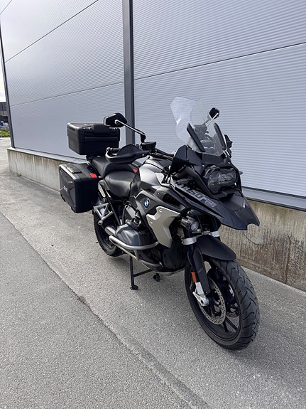 BMW R 1250 GS 2 of 4