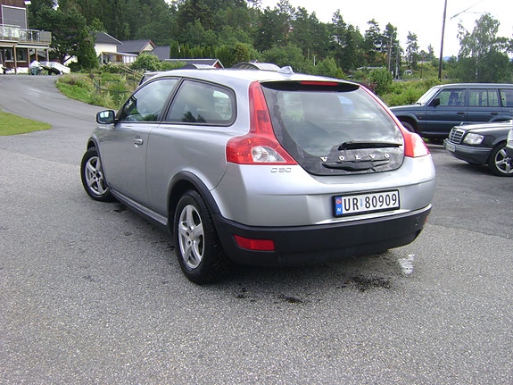 Volvo C30 3 of 5