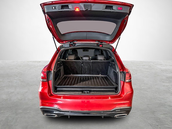 Mercedes-Benz GLC300 e 25 of 30