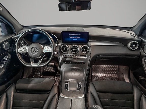 Mercedes-Benz GLC300 e 11 of 30