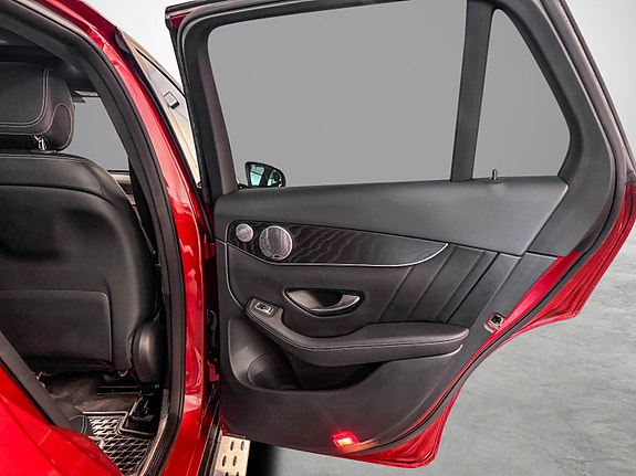 Mercedes-Benz GLC300 e 23 of 30
