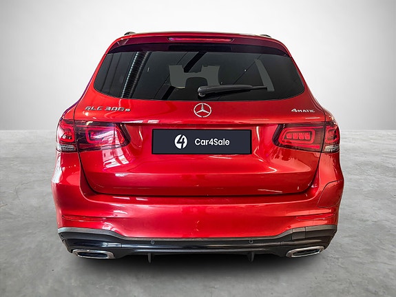 Mercedes-Benz GLC300 e 4 of 5