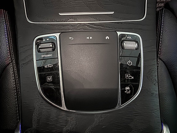 Mercedes-Benz GLC300 e 17 of 30