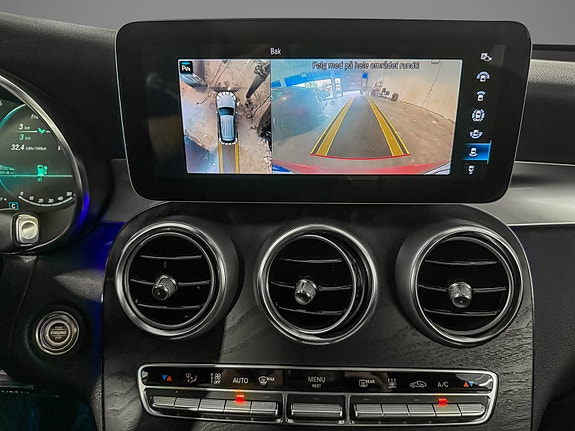 Mercedes-Benz GLC300 e 16 of 30