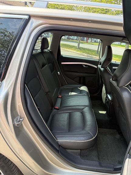 Volvo V70 19 of 25