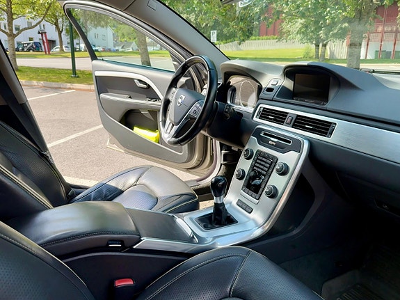 Volvo V70 9 of 25