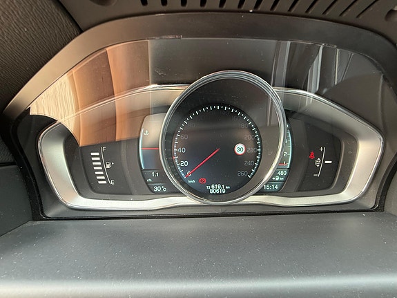 Volvo V70 12 of 25