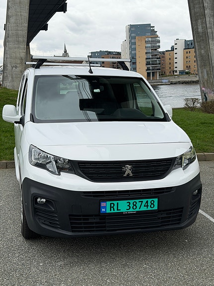 Peugeot Partner 2 of 5