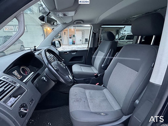 Volkswagen Caravelle – 7 seter med rullestolheis 13 of 30