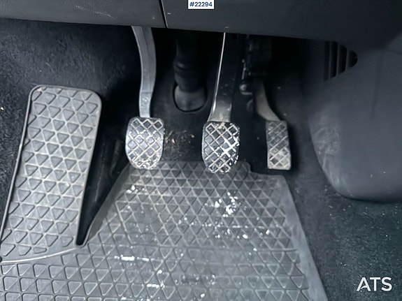Volkswagen Caravelle – 7 seter med rullestolheis 28 of 30