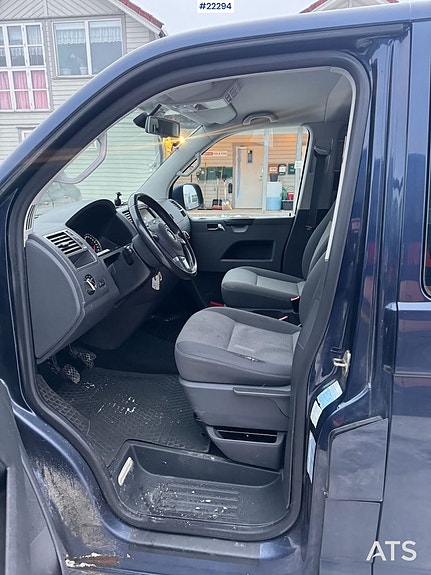 Volkswagen Caravelle – 7 seter med rullestolheis 11 of 30