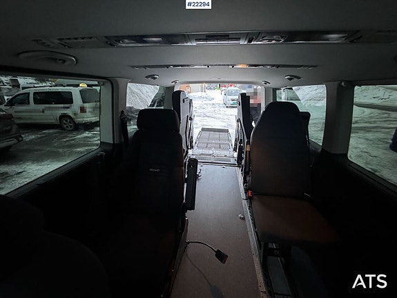 Volkswagen Caravelle – 7 seter med rullestolheis 27 of 30