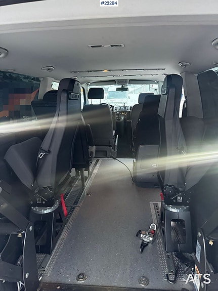 Volkswagen Caravelle – 7 seter med rullestolheis 23 of 30