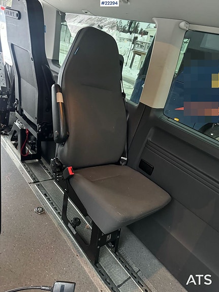Volkswagen Caravelle – 7 seter med rullestolheis 21 of 30