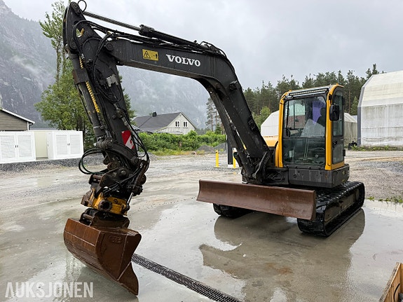Volvo ECR88 Gravemaskin - Engcon tiltrotator - Hk feste - sentralsmøring - nye belter 2 of 5