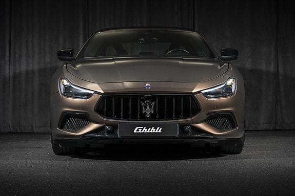 Maserati Ghibli 2 of 30