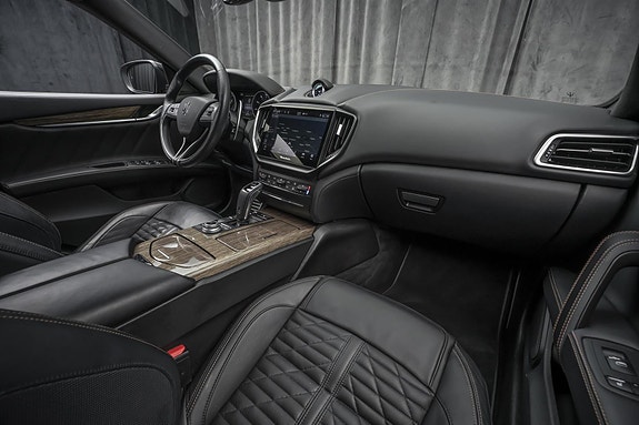 Maserati Ghibli 26 of 30