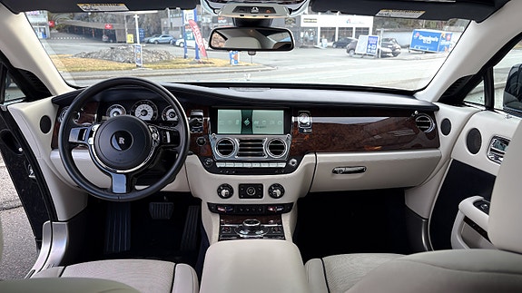 Rolls Royce Wraith 27 of 30