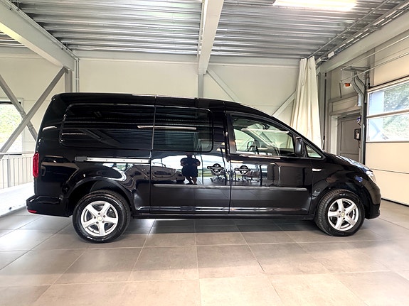 Volkswagen Caddy Maxi 8 of 14