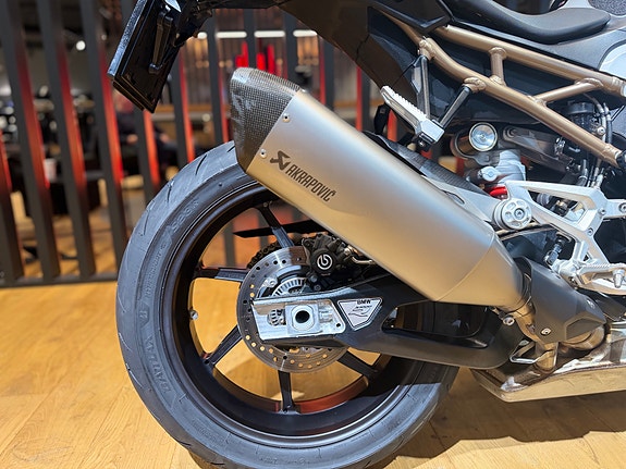 BMW S 1000 R 4 of 5