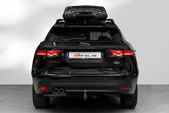Jaguar F-PACE 2 of 5
