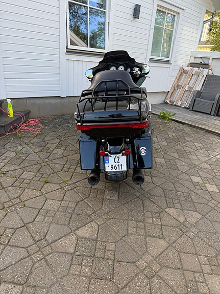 Harley-Davidson FLHX STREET GLIDE 2 of 5