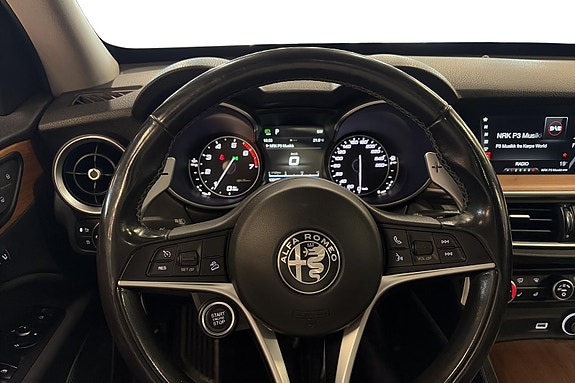 Alfa Romeo Stelvio 9 of 24