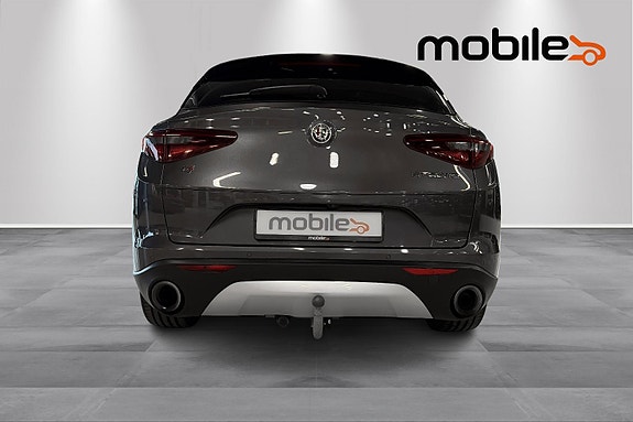 Alfa Romeo Stelvio 4 of 24