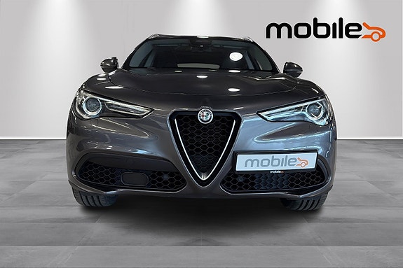 Alfa Romeo Stelvio 18 of 24