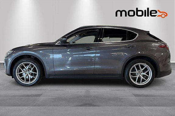 Alfa Romeo Stelvio 20 of 24