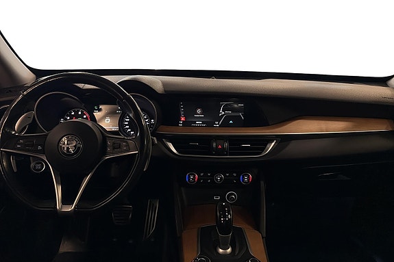 Alfa Romeo Stelvio 6 of 24