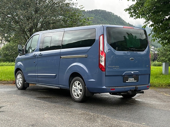 Ford Tourneo Custom 4 of 5