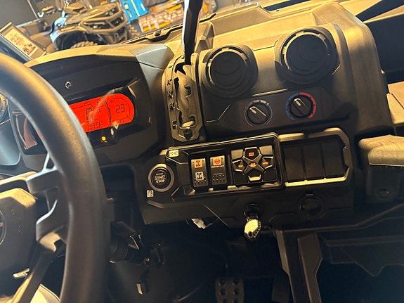 Can-Am Traxter HD7 XU 4 of 5