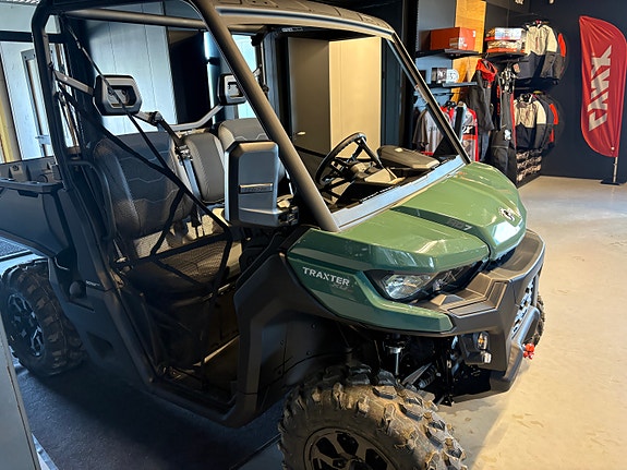 Can-Am Traxter HD7 XU 3 of 5